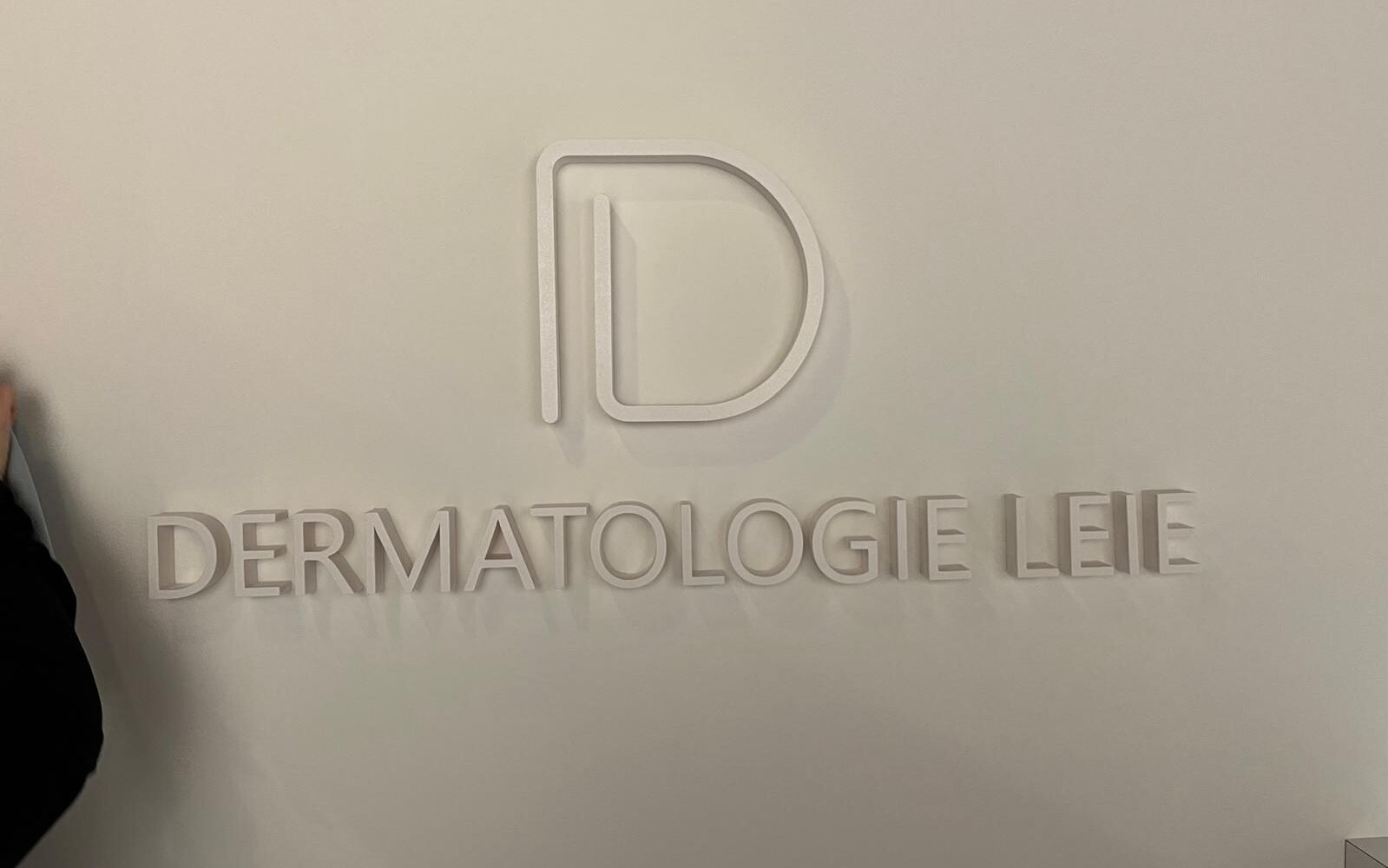 3D print van een logo met tekst voor Dermatologie Leie.